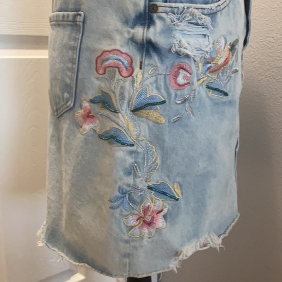 ‼️SALE‼️ Denim Skirt New with tags ‼️free shipping‼️ - Picture 4 of 5